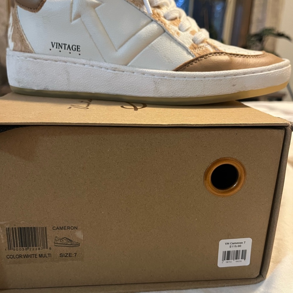 Like new VH shoes - Picture 6 of 7